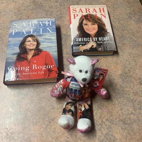 Sara Palin lot - Picture 1 of 11